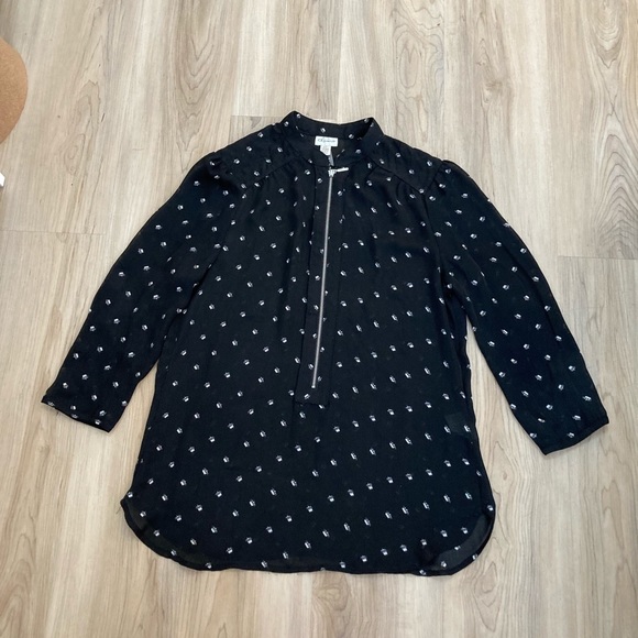 *Free with purchase!* Dynamite Blouse - Picture 2 of 9